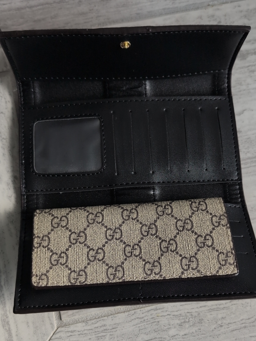 Beautiful Snap Wallet In Excellent Condition - Picture 2 of 4